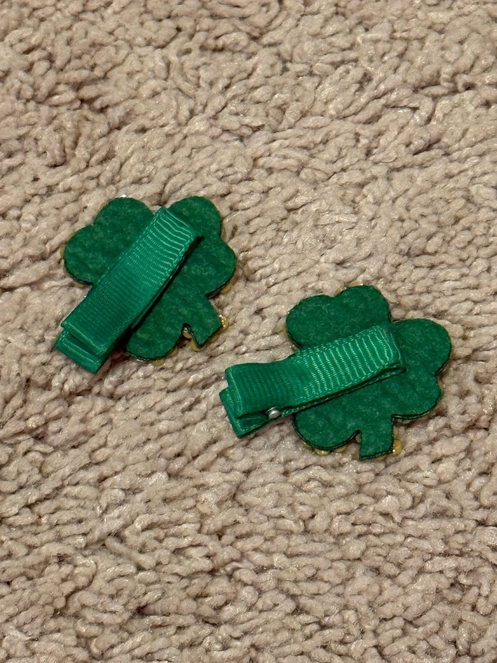 Green Sequin Clover Kids Hair Clips Set